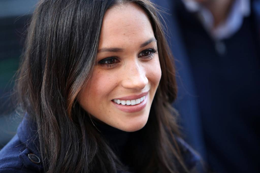 Conheça o segredo de Meghan Markle para um rosto com contorno definido