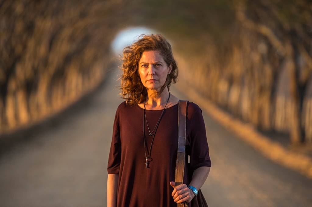 Patrícia Pillar é vista pela 1ª vez com novo namorado