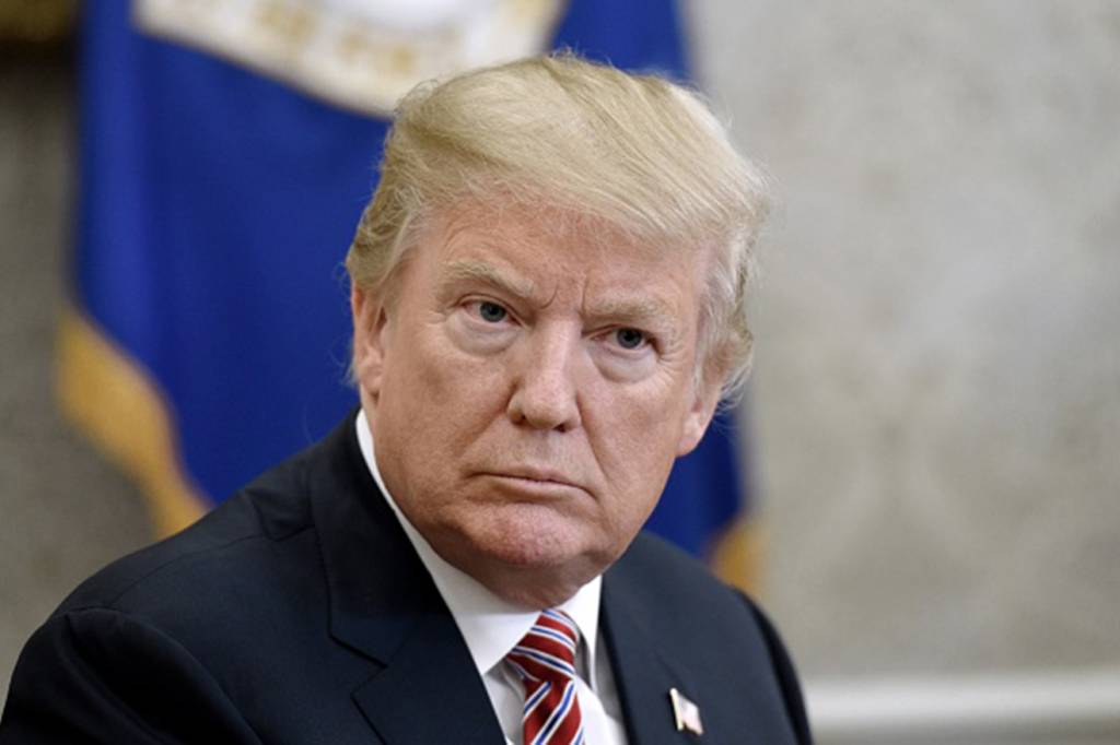 Caso de acusação de estupro contra Donald Trump tem desdobramento polêmico