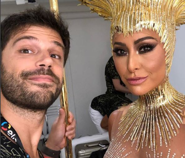 Sabrina Sato usa coleira em homenagem ao noivo