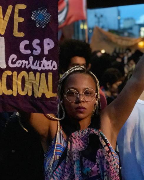 Ana Ferreira, 24 anos: “Estou lutando a favor da vida das mulheres pretas que são as que mais sofrem na sociedade. A sociedade quer nos derrubar, nos escalar, nos deixar no chão. Mas não vamos permitir. A luta continua. Esse ato é pela Marielle e pelas pretas que morrem todos os dias”