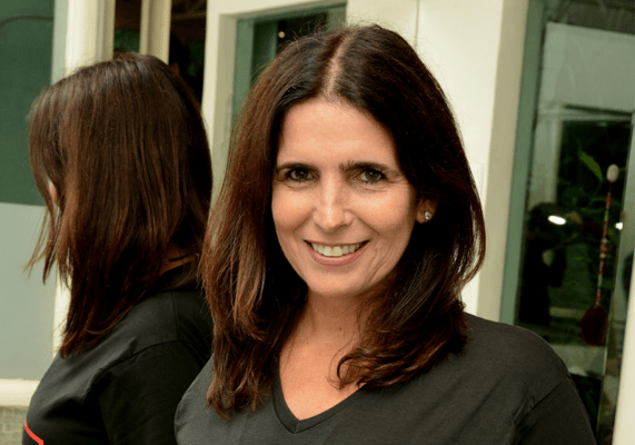 Em rara aparição, filho de Malu Mader é clicado passeando com os pais