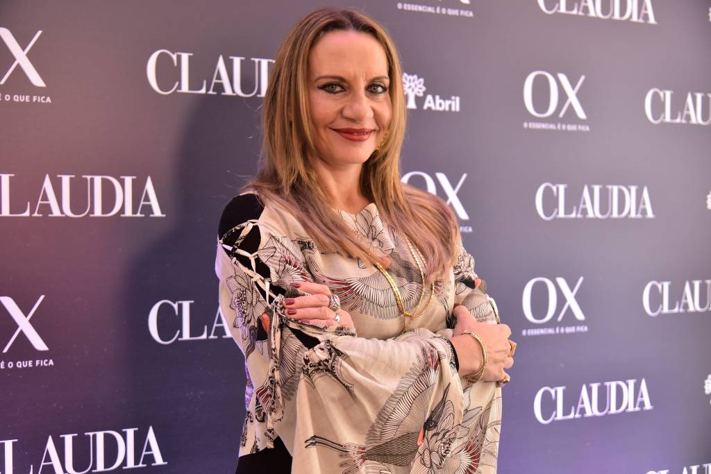 Durante o evento, C&iacute;ntia Fuchs, diretora de Pesquisa e Desenvolvimento de OX anunciou o relan&ccedil;amento da linha Cachos Definidos.