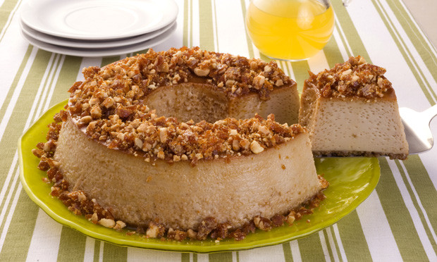 receita-pudim-com-crocante-de-amendoim