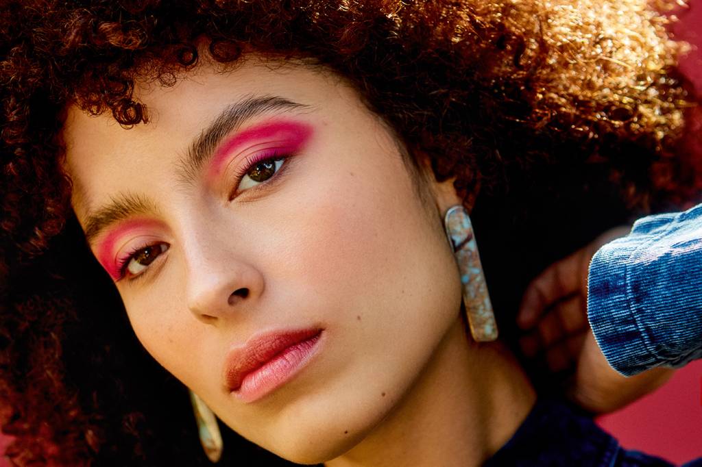 Como usar make com cores intensas no dia a dia