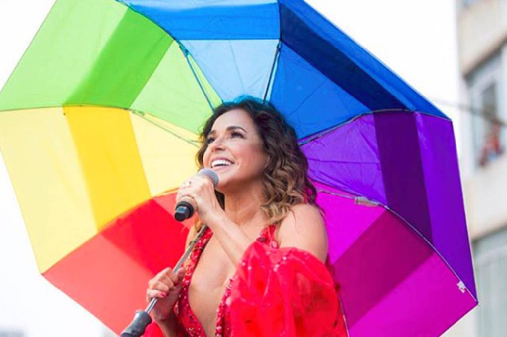 Daniela Mercury celebra Dia do Orgulho LGBT em post com a amada