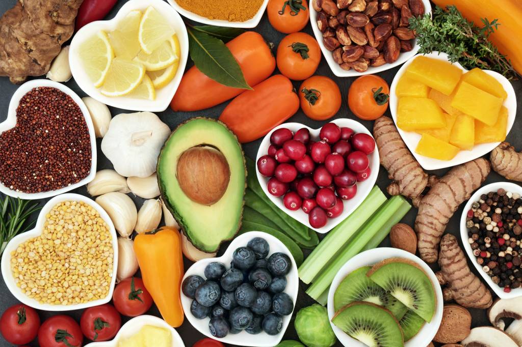 7 alimentos antioxidantes que ajudam no combate às impurezas do corpo