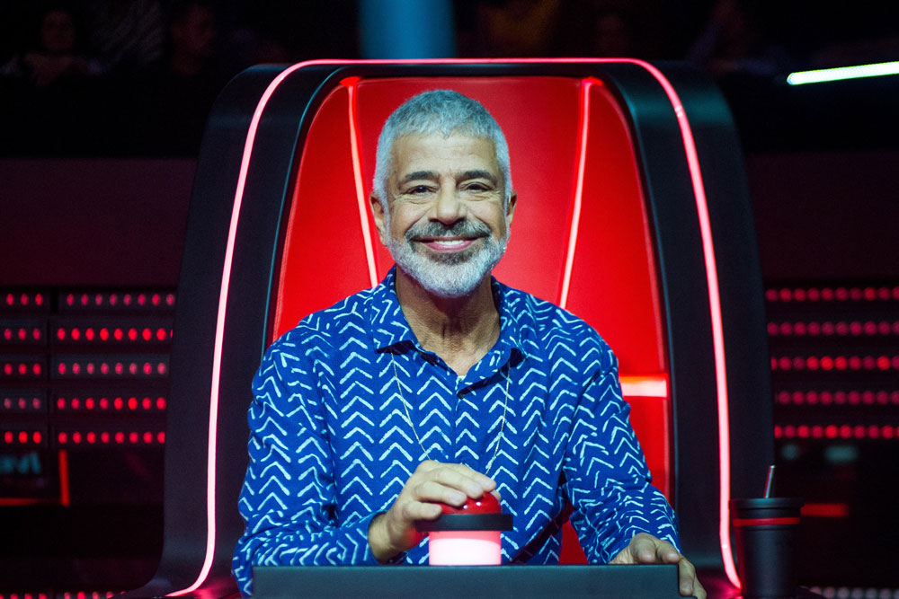 The Voice: Lulu Santos canta música que fez para o namorado e se declara
