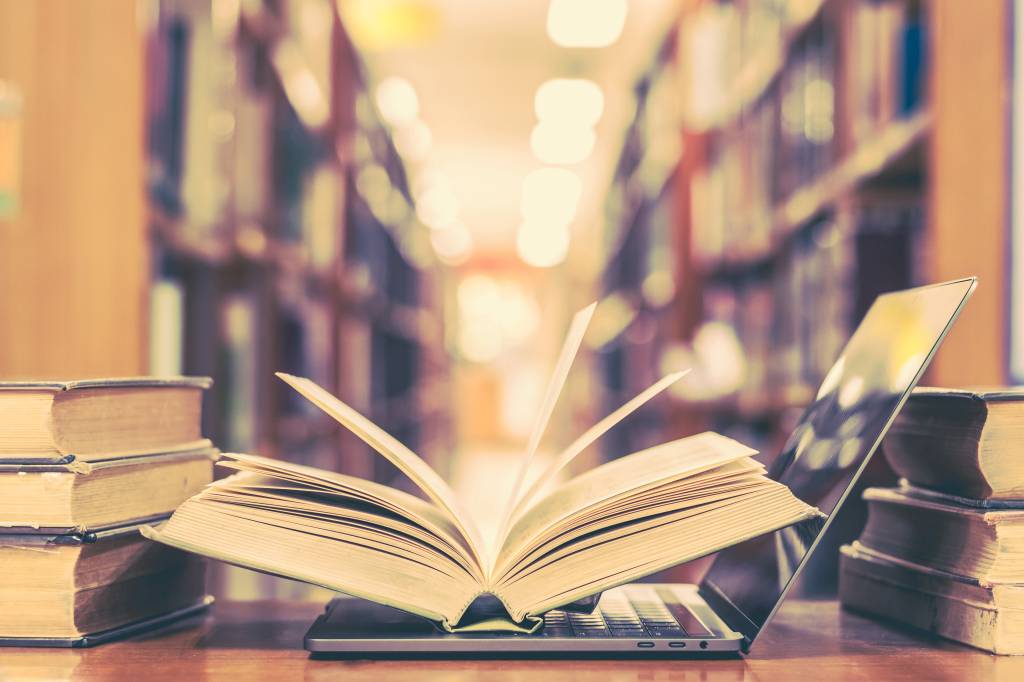 Dia Nacional do Livro: 4 clássicos que você não pode deixar de ler