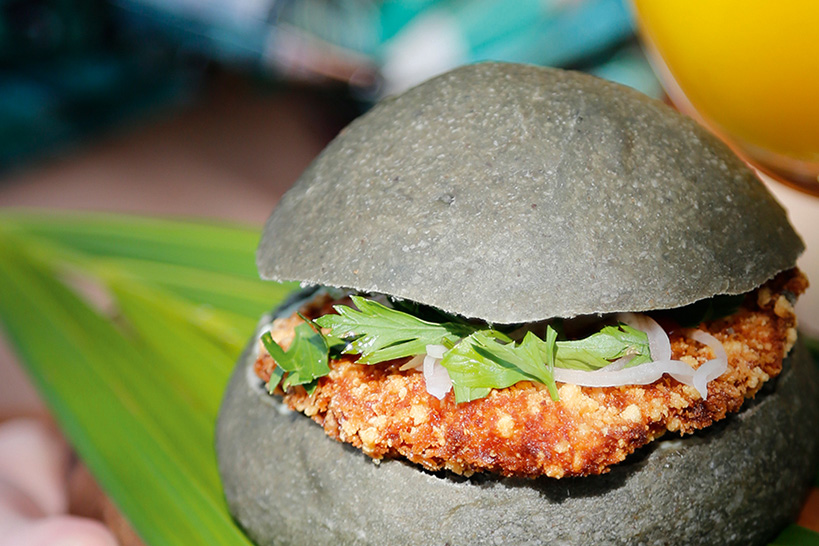 sandu&iacute;che de p&atilde;o de a&ccedil;a&iacute; com peixe empanado