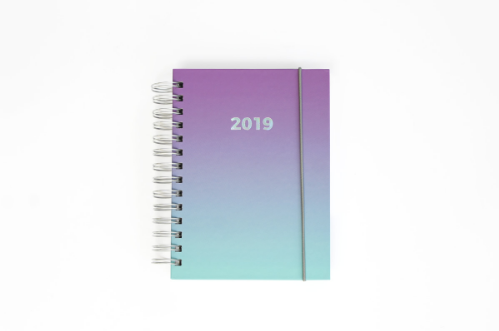 Faça Acontecer – Galáxia, por R$ 100 no <a href="https://www.criatilha.com.br/produto/planner-2019-galaxia/">site</a>