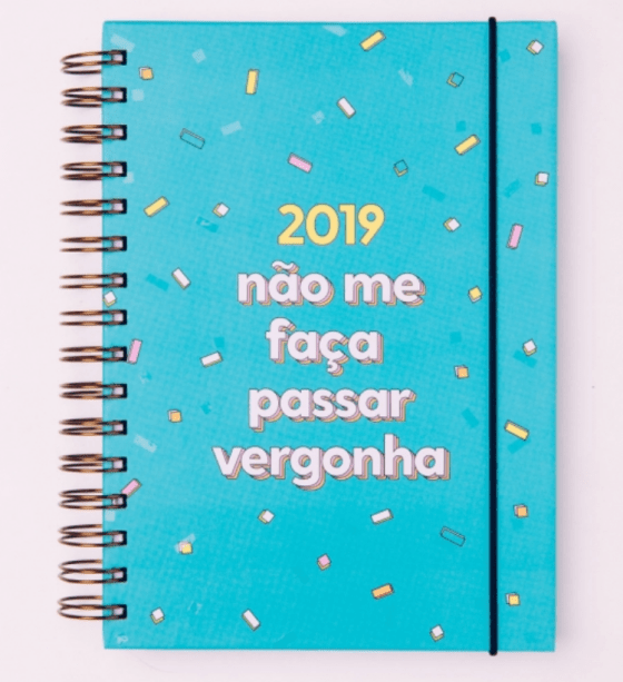 Desagenda 2019: Não Me Faça Passar, vem com um Certificado de Desaforo, por R$ 88, no <a href="https://affthehype.com/produto/desagenda-2019-nao-me-faca2/">site</a>