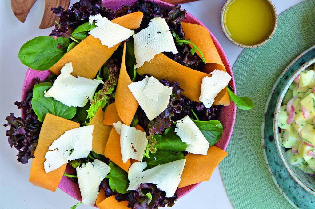 3 receitas de saladas caprichadas para o verão
