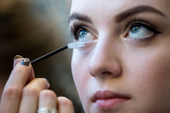 Qual a ordem certa para aplicar os produtos de maquiagem?