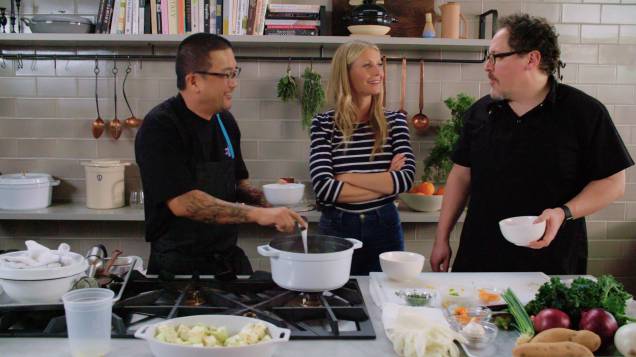 <p style="text-align:justify;"><strong>The Chef Show (estreia em 07/06): </strong><b></b><i><span style="font-weight:400;"></span></i><span style="font-weight:400;">Jon Favreau e Roy Choi recebem chefs renomados e amigos famosos para bater um papo e dar vida a receitas maravilhosas.</span></p> <p style="text-align:justify;"><strong>The Chef Show (estreia em 07/06): </strong><b></b><i><span style="font-weight:400;"></span></i><span style="font-weight:400;">Jon Favreau e Roy Choi recebem chefs renomados e amigos famosos para bater um papo e dar vida a receitas maravilhosas.</span></p>