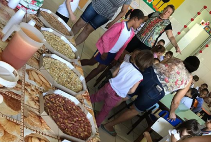 Dono de pizzaria faz "Dia da Pizza" em creche