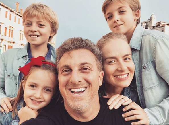 Angélica e os filhos prestam homenagem emocionante a Luciano Huck