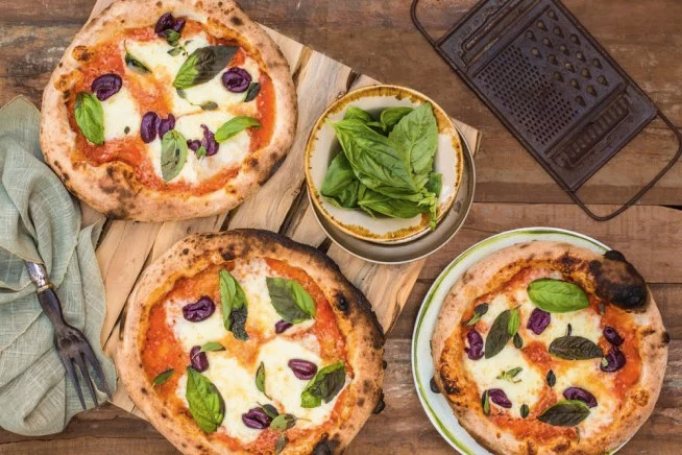 Pizza caseira tem sabor especial; veja receitas para pôr a mão na massa!