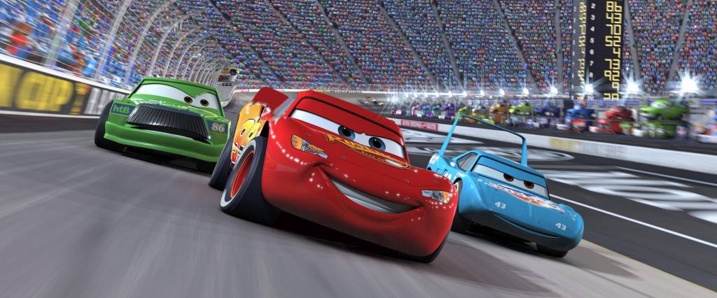 <strong>Carros (estreia em 01/09): </strong>Nesta anima&ccedil;&atilde;o, o promissor carro de corridas Rel&acirc;mpago McQueen atravessa o pa&iacute;s para participar de uma corrida importante, mas acaba se desviando pelo caminho. A sequ&ecirc;ncia Carros 2 estreia na mesma data. Nela, Rel&acirc;mpago McQueen se envolve em divertidas e misteriosas intrigas internacionais a caminho da Europa para participar do Grand Prix Mundial.