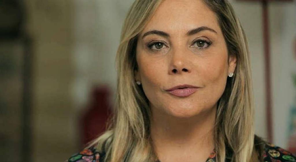 Heloisa Périssé se pronuncia após cirurgia contra tumor raro