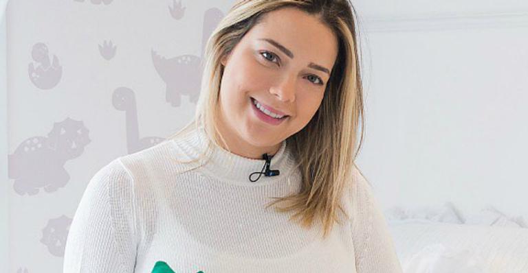 Carol Dantas posta primeira foto com filhos Davi Lucca e Valentin