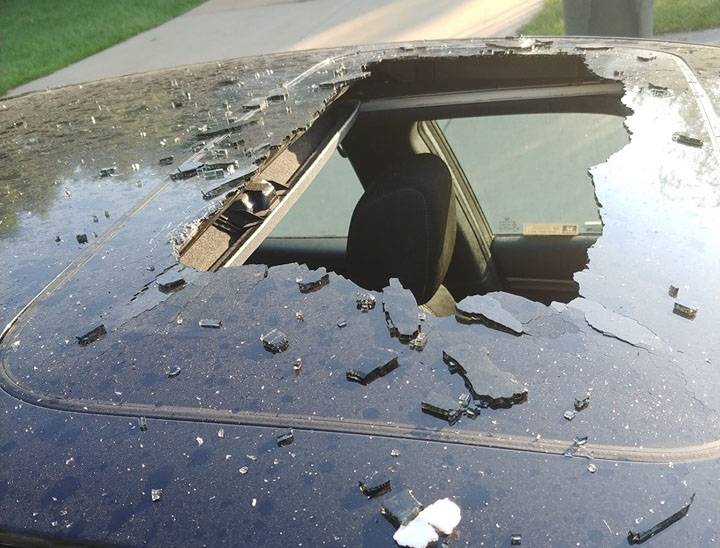Lata de xampu seco explode e destrói carro