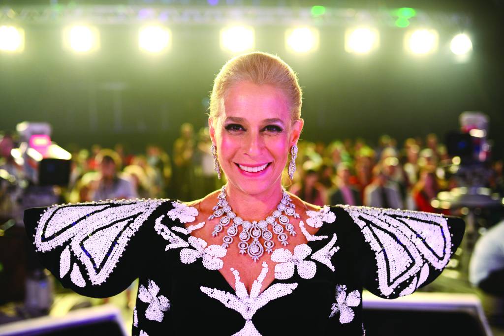 Andréa Beltrão conta como é viver Hebe no cinema