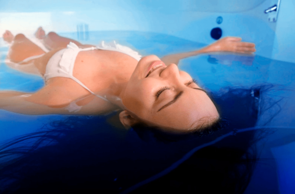Terapia de flutuação promete sensação do “Mar Morto”