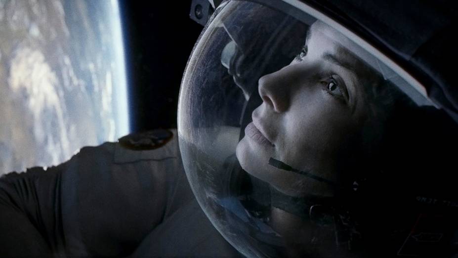 <strong>Gravidade (estreia em 01/10/2019): </strong>Ap&oacute;s um acidente, um astronauta e uma engenheira biom&eacute;dica ficam isolados no espa&ccedil;o sem comunica&ccedil;&atilde;o com a Terra. Filme vencedor de 7 Oscars, com Sandra Bullock.