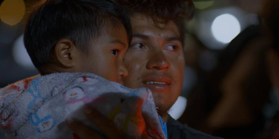 <strong>Realidade Não Documentada (estreia em 02/10/2019): </strong>Oito famílias sem documentos revelam como é viver à margem, entre a ameaça da deportação dos EUA e da violência em seus países de origem.