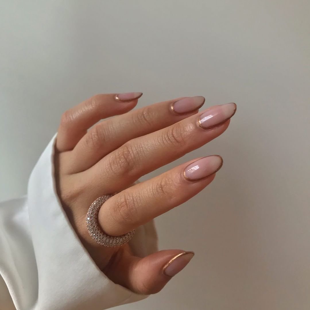 Contorno discreto nas unhas &eacute; a nova tend&ecirc;ncia de nail art