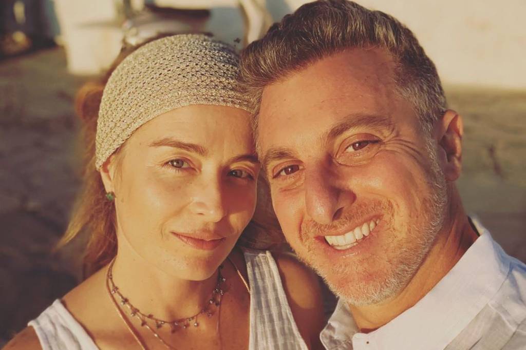 Angélica e Luciano Huck completam 15 anos de casados