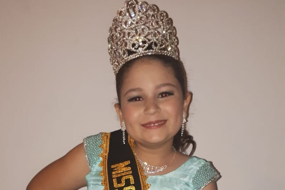 Brasileira com deficiência vence Miss Universo Infantil