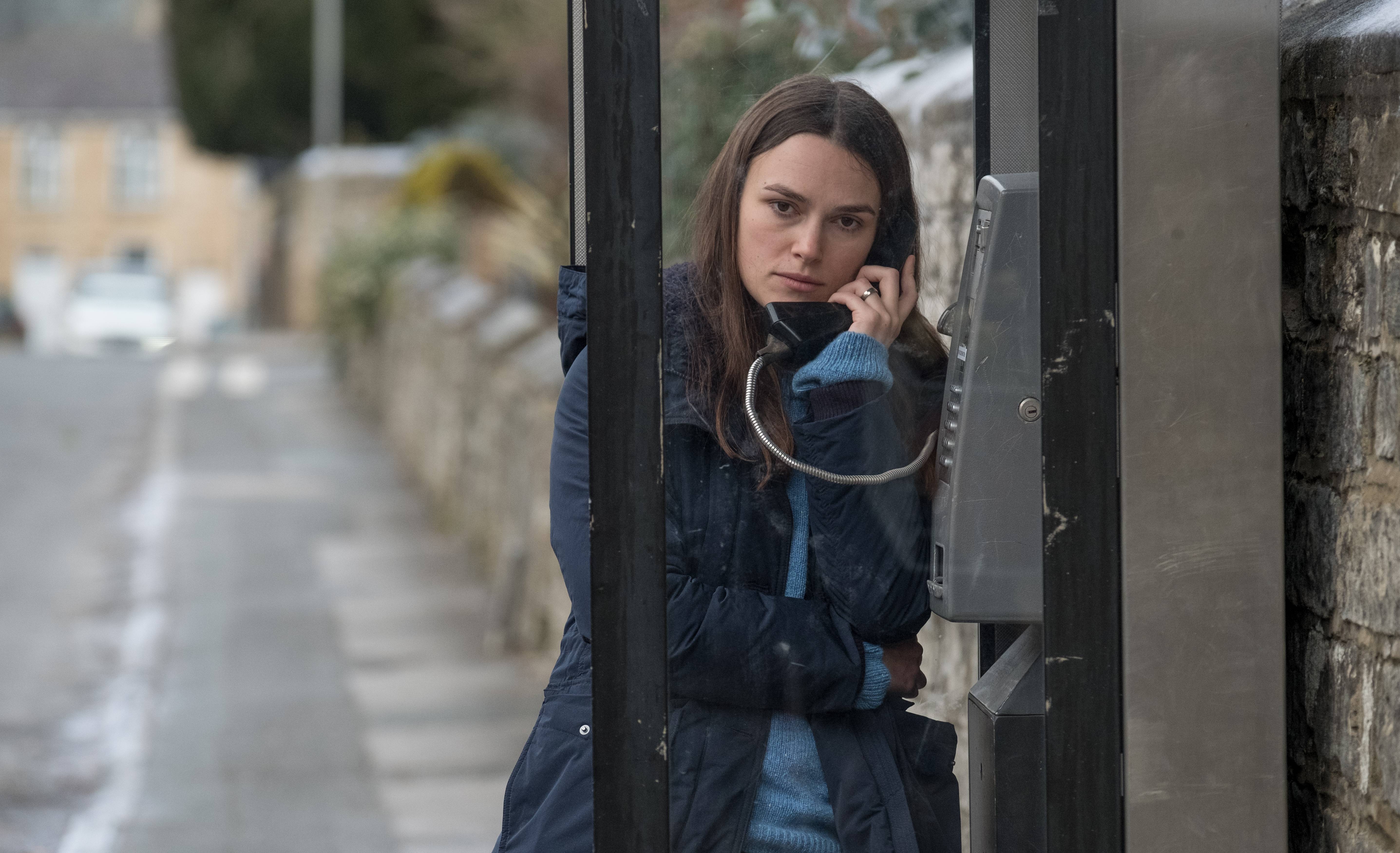 Keira Knightley volta às telas na pele da espiã inglesa Katherine Gun
