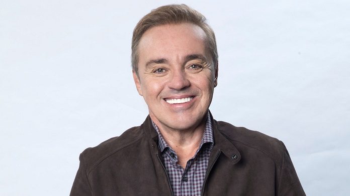 Gugu recebe homenagem emocionante em seu último programa gravado para TV