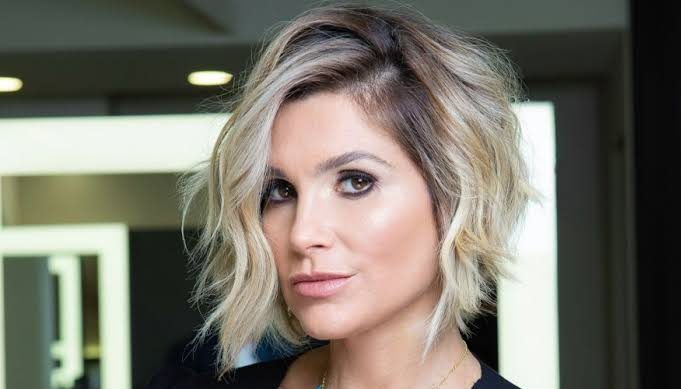 Flávia Alessandra muda corte de cabelo radicalmente – veja o resultado