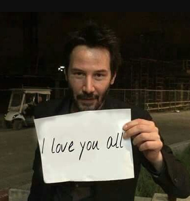 Keanu Reeves apresenta namorada