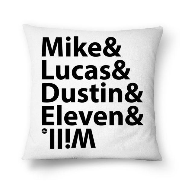 Capa para almofada @johns, 100% poliéster, de 40 x 40 cm. <a href="https://www.colab55.com/@johns/pillows/stranger-things" target="_blank" rel="noopener">Colab55</a>, R$ 59,90 Capa para almofada @johns, 100% poliéster, de 40 x 40 cm. <a href="https://www.colab55.com/@johns/pillows/stranger-things" target="_blank" rel="noopener">Colab55</a>, R$ 59,90