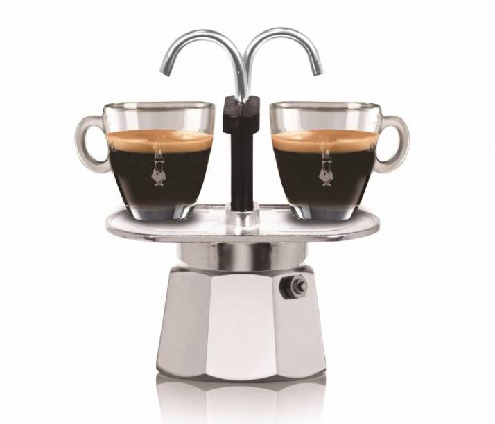 Cafeteira Moka MiniExpress Bialetti, de alumínio, com capacidade para duas xícaras. <a href="https://loja.cafeviriato.com.br/cafeteiras/Cafeteira-Italiana-Moka-Mini-Express-Bialetti-2-xicaras" target="_blank" rel="noopener">Café Viriato</a>, R$ 197,90