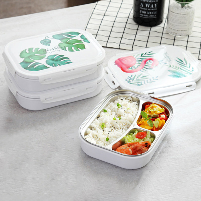 Marmita de a&ccedil;o inoxid&aacute;vel Microwaveable Bento Box, com tr&ecirc;s compartimentos. Medidas <span>26 x 19,5 x 5 cm. <a href="https://www.newchic.com/pt/saiclehome-lunch-boxes-7248/p-1361435.html?rmmds=category" target="_blank" rel="noopener">New Chic</a>, R$ 73,19</span>&nbsp;&nbsp;