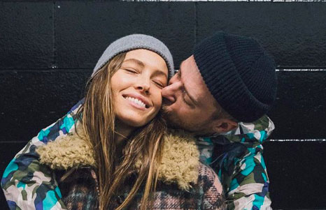 Justin Timberlake pede desculpas a Jessica Biel