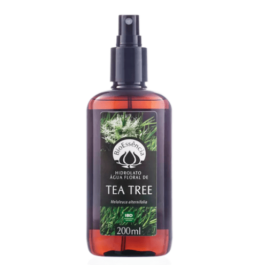 Hidrolato Natural de Tea Tree 200ml. <a href="https://www.useorganico.com.br/hidrolato-de-tea-tree-200ml-bioessencia/p?idsku=2720&gclid=EAIaIQobChMIoK7Q0YS34QIVhweRCh3bxQ7dEAkYASABEgLNZvD_BwE">UseOrgânico</a>, R$ 31,07