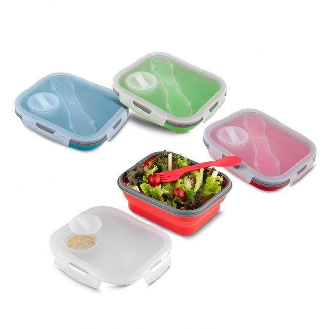 Lancheira Dobr&aacute;vel, de silicone e polipropileno, com garfo e lacres laterais. Medidas: <span>16 x 18,5 x 6,8 cm. <a href="https://produto.mercadolivre.com.br/MLB-1187662882-lancheira-dobravel-_JM?quantity=1" target="_blank" rel="noopener">Mercado Livre</a>, R$ 49</span>