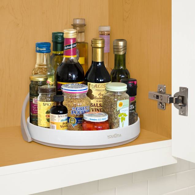 Suporte para os temperos. R$ 37,91 na <a href="https://www.doural.com.br/organizador-de-armario-a233-basic-kitchen/p" target="_blank" rel="noopener">Doural</a>. Suporte para os temperos. R$ 37,91 na <a href="https://www.doural.com.br/organizador-de-armario-a233-basic-kitchen/p" target="_blank" rel="noopener">Doural</a>.