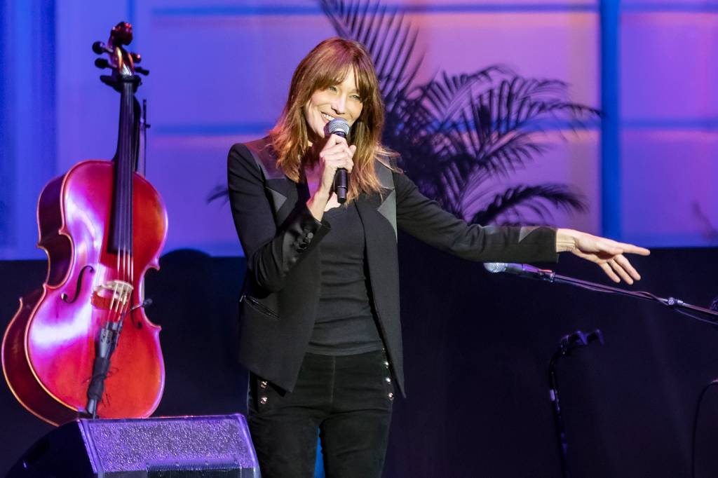 Os 52 anos de Carla Bruni