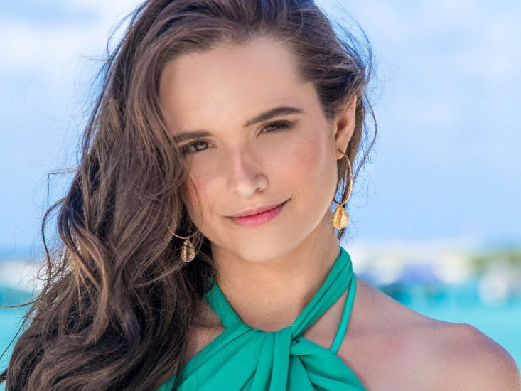 Juliana Paiva surge com novo visual