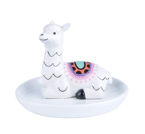 O mini prato de cerâmica com Lhama Trinket branco custa R$ 42,40 na <a href="https://www.pandas.com.br/mini-prato-ceramica-com-lhama-trinket-branco">Pandas.com.br</a>.