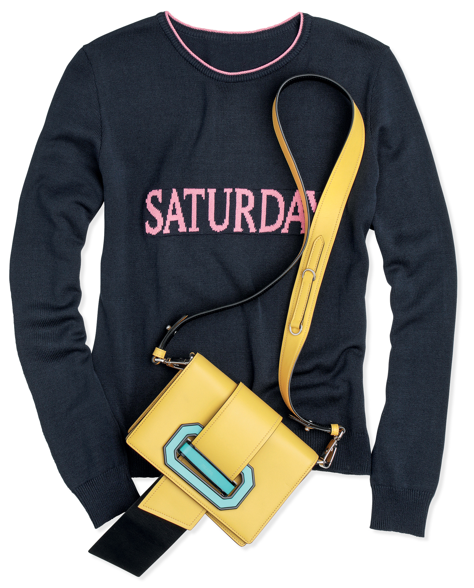 Tric&ocirc;, Lafort, R$ 348, lafort.com.br. Bolsa de couro, Prada, R$ 9 400, tel. (11) 3552 1030.