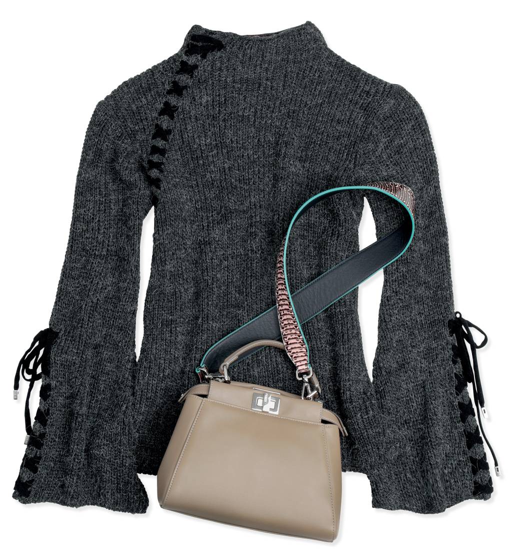 Tric&ocirc;, Bo.B&ocirc;, R$ 798, tel. (11) 3062 8145. Bolsa de couro, R$ 13 590, e Al&ccedil;a de couro, R$ 3 180, Fendi, tel. (11) 4873 5592.
