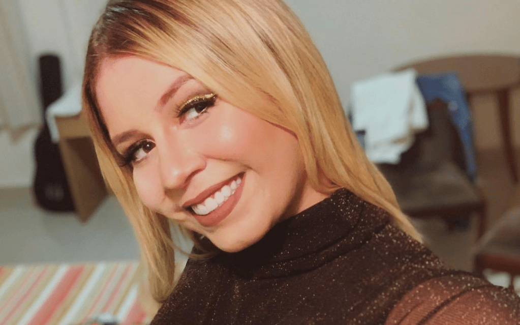 Após parto normal, Marília Mendonça postou mais uma foto perfeita de Léo